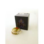 BOXED ROYAL CROWN DERBY 'STRAWBERRY HEDGEHOG' PAPERWEIGHT