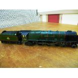 HORNBY DUCHESS OF MONTROSE AND TENDER 00 GAUGE