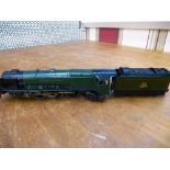 HORNBY GREEN TRAIN AND TENDER 00 GAUGE