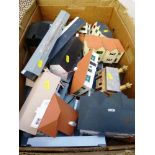 BOX OF ASSORTED RAILWAY BUILDINGS AND ACCESSORIES
