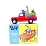 Corgi Toys - Chipperfield's Land Rover Parade Vehicle, 487, boxed
