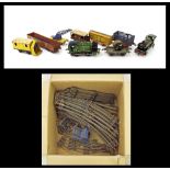 Hornby - collection of Hornby O gauge railwayana, to include LNER 2162 locomotive and further