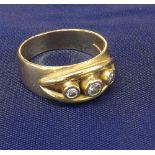 18ct yellow gold three stone diamond ring, 8.3gm, ring size O
