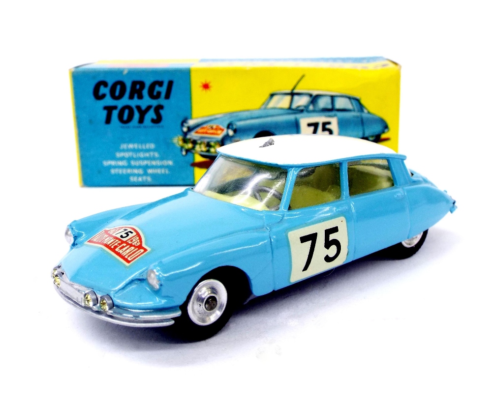 Corgi Toys - Citroen DS19 In Monte-Carlo Trim, 323, boxed - Image 2 of 2