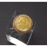 9ct half sovereign ring, 1982, 10.1gm, ring size T/U