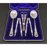 Silver plated cased fruit and nut set, comprising a pair of berry spoons, pair of nut crackers and