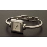Gucci 1900L square stainless steel lady's bracelet watch, ref. 1900L, no. 0258196, quartz, 20mm