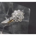 18ct diamond cluster ring, round brilliant-cut, 0.9ct approx, clarity SI2-I1, colour G/I, cluster
