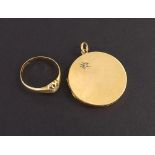 Edwardian 15ct yellow gold circular locket pendant set with a single diamond, Chester 1906, 8.6gm,