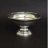 Circular silver pedestal bonbon dish, maker G Bryan & Co, Birmingham 1920, 5.25" diameter, 4.6oz