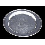 Commemorative circular silver plate celebrating the 75th anniversary of Queen Victoria's diamond