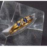 18ct claw set sapphire and diamond five stone ring, 2.5gm, ring size O