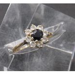 9ct cluster ring, 1.7gm, ring size P