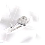 18ct white gold diamond heart ring, 0.75ct approx, 4.3gm, ring size O