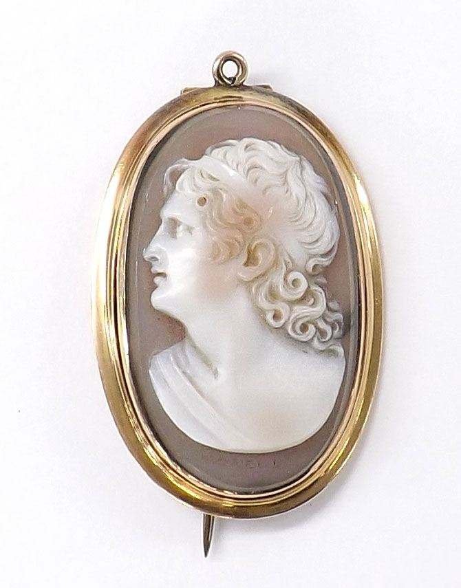 Fine antique oval cameo signed Morelli, carved with the profile of a Classical lady's head, within