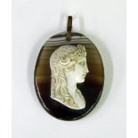 Oval agate cameo pendant depicting a profile portrait of a lady, 45mm x 35mm