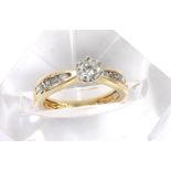 14ct solitaire diamond ring with diamond shoulders, 0.40ct approx, clarity SI2, colour I-J, ring