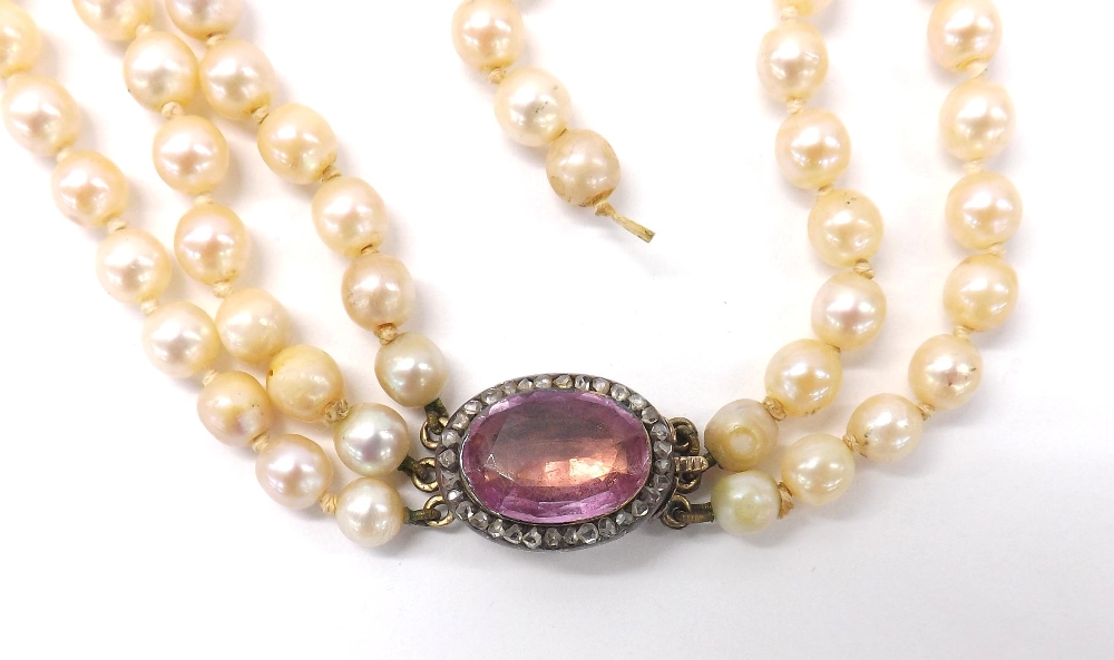 Cultured pearl three strand necklet with an oval andalusite and rose diamond set clasp, pearls - Image 2 of 3