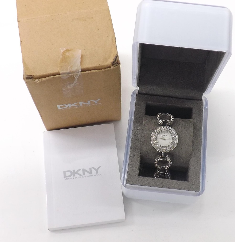 DKNY stone set stainless steel lady's designer bracelet watch, quartz, 26mm (98P18Y) *DKNY box