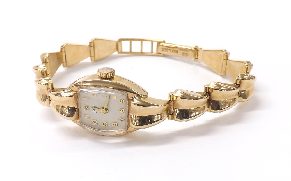 Tudor Royal 9ct lady's bracelet watch, the silvered dial with Arabic numerals, 17 jewel movement,