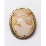 9ct oval cameo brooch, Birmingham 1967, 3.6gm, 30mm x 24mm