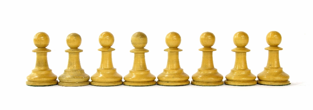 Jaques weighted chess set, Kings stamped 'Jaques London', height of kings 10cm - Image 4 of 6