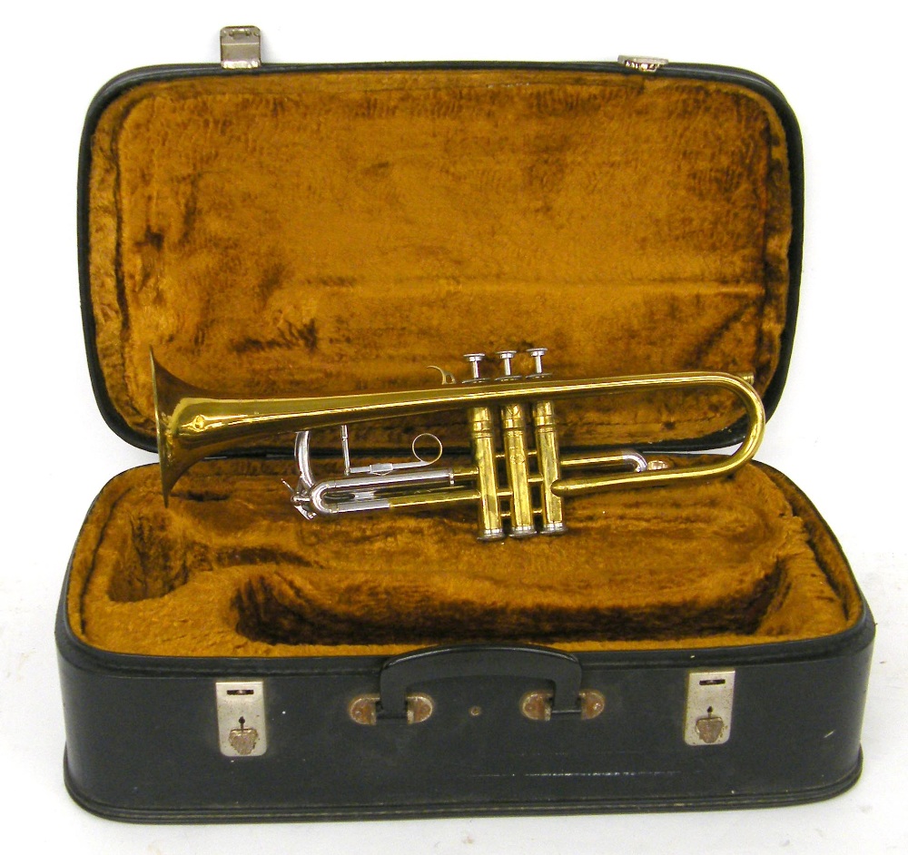 Antoine Courtois gold lacquered trumpet, no. 10744, case