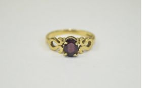 Ladies 9ct Gold Set Single Stone Garnet Ring. Fully Hallmarked. Ring Size - N.