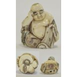 Japanese - Signed and Very Fine Ivory Netsuke of The Meiji Period. 1864 - 1912.