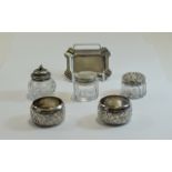 A Collection of Antique Silver Items ( 6 ) In Total.