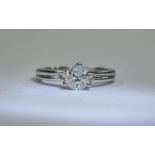 18 Carat White Gold Diamond Ring set wit