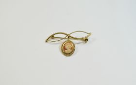 Nice Quality 9ct Gold Brooch with Attached 9ct Gold Framed Cameo / Drop.