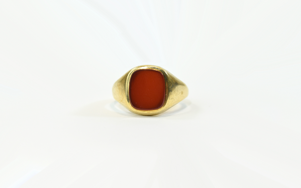 Gents 9ct Gold - Blood Stone Set Dress Ring. Fully Hallmarked. 5.3 grams.