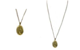 A Nice Quality 9ct Gold Oval Shaped Hinged Locket with Attached 9ct Gold Curb Chain.