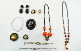Small Collection of Costume Jewellery co