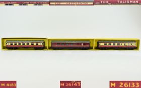 Hornby Dublo 00 Gauge Two Rail Diecast Model Passenger Coaches ( 3 ) In Total.