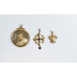 A Small Antique Collection of 9ct Gold Jewellery. Comprises 1/ A 9ct Gold Oval Shaped Locket.