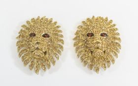 Attwood And Sawyer Lion Head Crystal Set Vintage Brooches Two statement brooches in gold tone metal