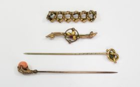 A Collection of 9ct Gold Vintage and Antique Jewellery Items (4) in total. 1.