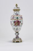 Samson Armorial Cover Vase, a baluster s