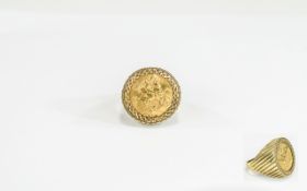 22ct Gold Full Sovereign Ring. George V Sovereign, date 1915 Melbourne mint. 12.7 grams in total.