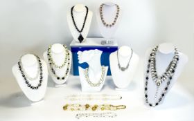 A Ladies Good Collection of Antique and Vintage Period Stone Set Necklaces ( 14 ) In Total.