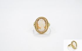 18ct Gold Set Cameo Ring, The Cameo with Image of a Young Woman Within an Oval Mount.