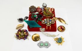 Collection of Mainly 20th Century Vintage Brooches, including some large statement pieces,