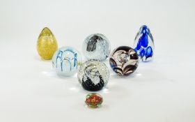 A Very Good Collection of Art Studio Glass Paperweights ( 7 ) In Total.
