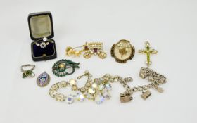 A Collection Of Crystal Set Vintage Costume Jewellery A varied and attractive nine piece