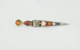 Antique Superb Large Quality Sterling Silver Scottish Agate and Stone Set Dirk Kilt Pin Brooch. c.