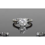 Ladies Top Quality 18ct White Gold Set Single Diamond Ring, The Brilliant Cut Diamonds of