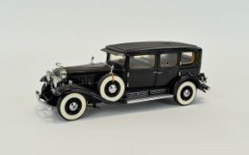 Franklin Mint - Die-Cast Scale 1.24 Model of Al Capones 1930 Armored Cadillac ( Black ) In Wonderful