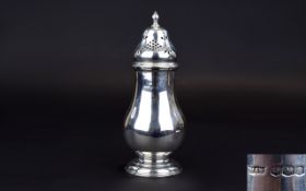 Mappin and Webb Silver Sugar Sifter of a nice form and condition. Hallmark Sheffield 1926. 142.4